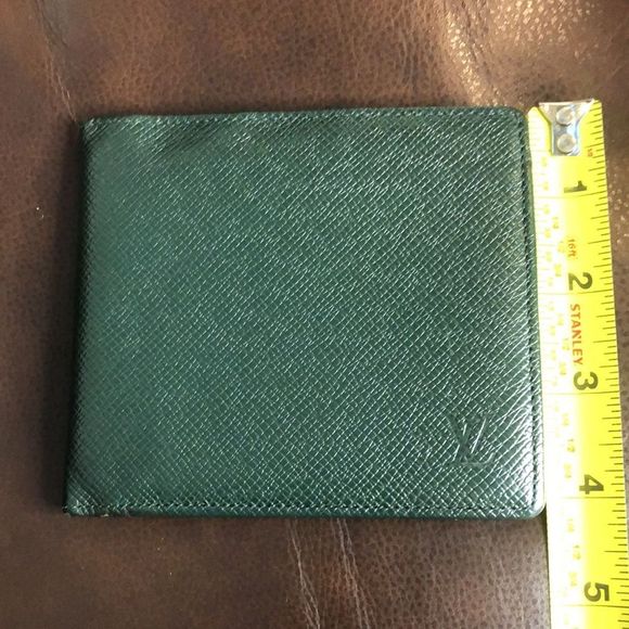 LOUIS VUITTON Green Taiga Leather Bifold Wallet Vintage MI0917 - Picture 15 of 17